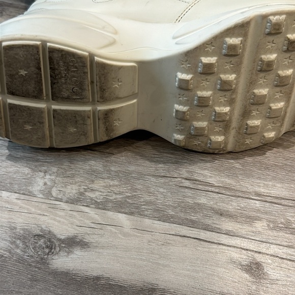 Gucci Rhyton Apple Trainers - Picture 4 of 6